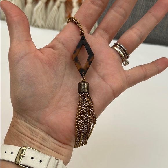 Elegant Gold Tassel Necklace - Picture 7 of 7